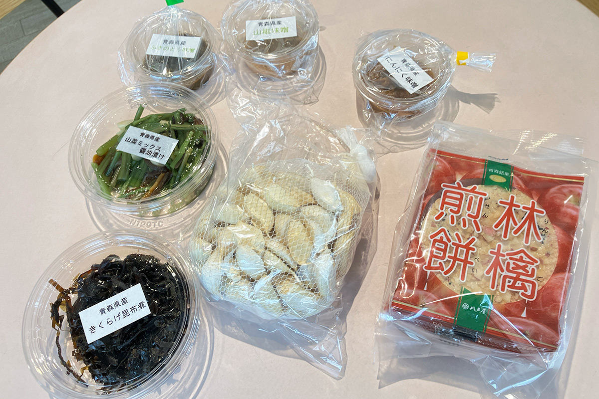 青森の産直で買った品々、国産ニンニクがこの量で750円とは