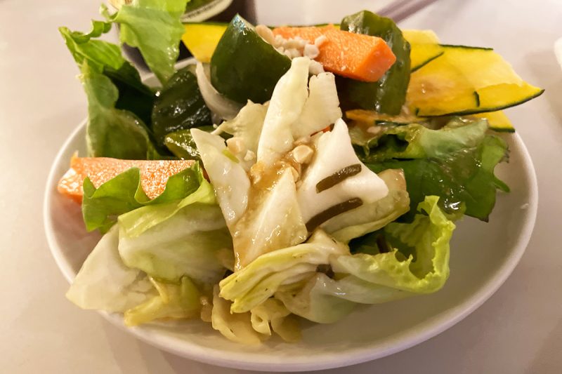 サラダバーがお通しとか